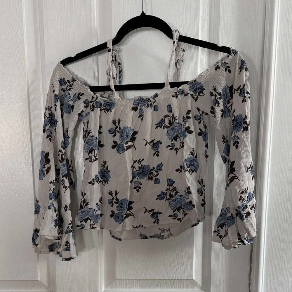 American Eagle  Off-Shoulder Women Top - Picture 3 of 3